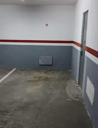 Center 4 Persones- 200m - . Parking Апартаменты