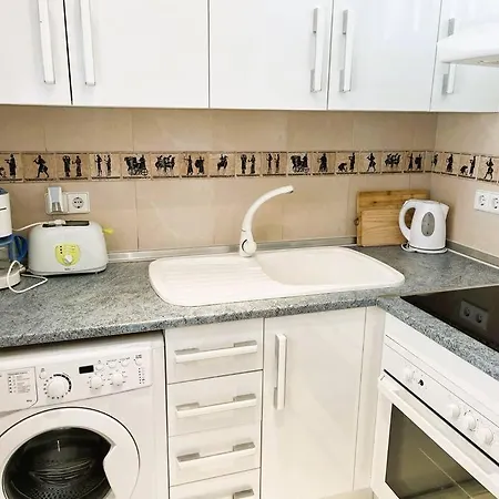 Center 4 Persones- 200m - . Parking Apartament Marbella