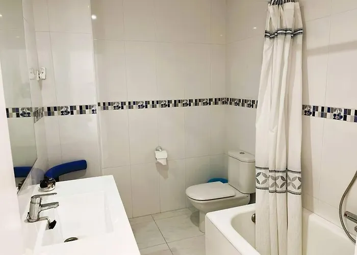 Apartament Center 4 Persones- 200m - . Parking *