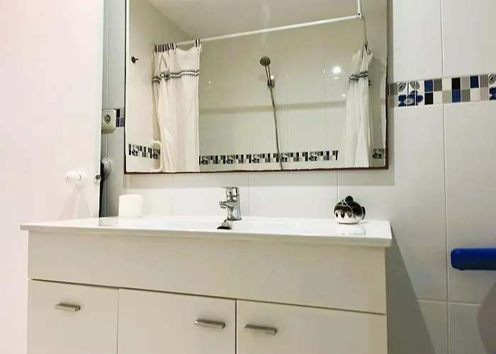 Center 4 Persones- 200m - . Parking *