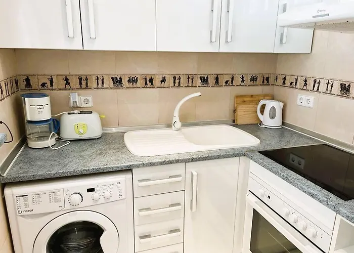 Center 4 Persones- 200m - . Parking Apartament Marbella