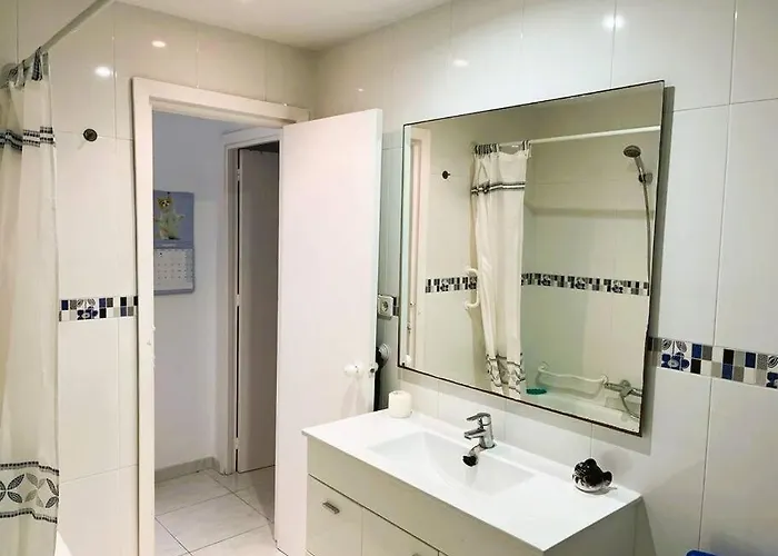 Center 4 Persones- 200m - . Parking Marbella